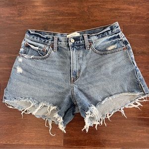 Abercrombie Curve Love Mid Rise Boyfriend Shorts size 29 / 8